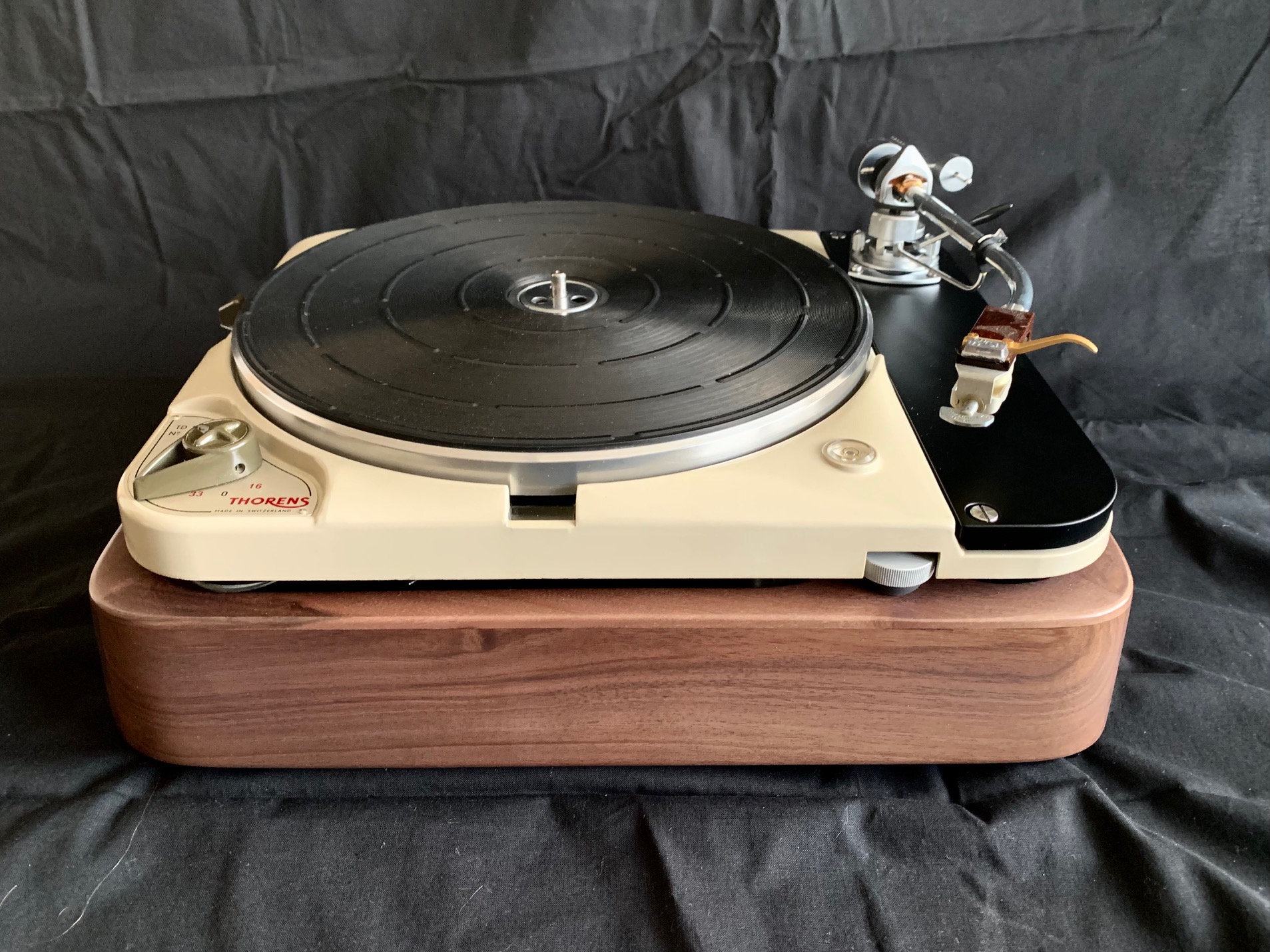 TD 124 Nussbaumkonsole 01